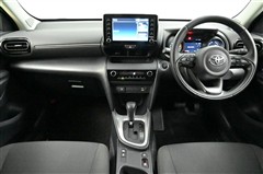 ヤリスクロス G