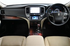 クラウン HV ロイヤルサルーン