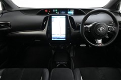 プリウスPHV SナビGRスポーツ