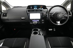 プリウスアルファS T GRスポーツ