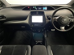 プリウスPHV S GRスポーツ