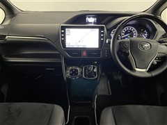 エスクァイアHV GiプレミアムBK