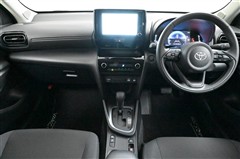 ヤリスクロス G