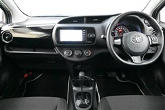 ヴィッツ Fセーフティエディション3