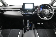 C-HR S GRスポーツ