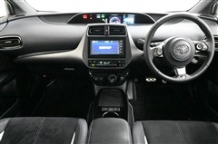 プリウスPHV GRスポーツ