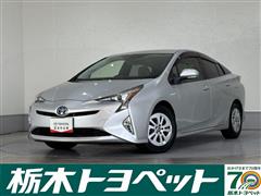 プリウス S