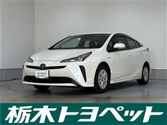 トヨタ　プリウス S