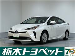トヨタ　プリウス S