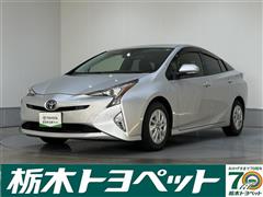トヨタ プリウス Sセーフティープラス