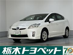 プリウス S
