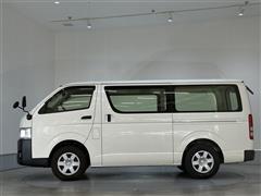 ハイエースバン DX