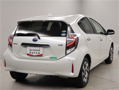 アクア Sスタイルブラック