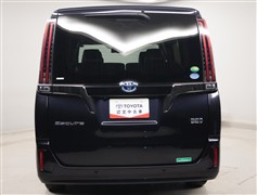 エスクァイアHVGiプレミアムBLT