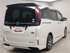 エスクァイアHV GiプレミアムPBT