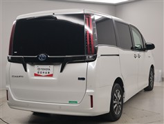 エスクァイアHVGiプレミアムPBLT