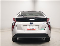 プリウス Sセーフティプラス