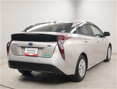 プリウス Sセーフティプラス