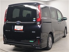 エスクァイアHV GiブラックT