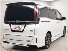 エスクァイアHVGiプレミアムPBLT