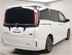 エスクァイアHVGiプレミアムPBLT