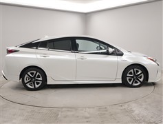 プリウスAプレミアムツーリングセレ