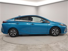 プリウスPHV Sナビパッケージ