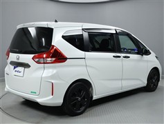 フリード G ブラックスタイル