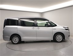 ヴォクシー HV V