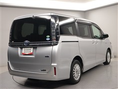 ヴォクシー HV V