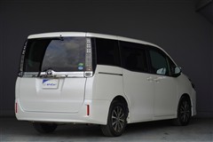 ヴォクシー X 7ニン