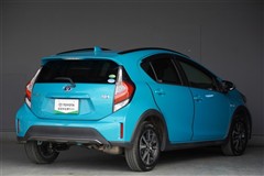 アクア クロスオーバー