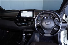 C-HR ハイブリッド G