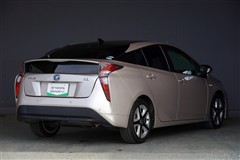 プリウス S セーフティー ツートーン