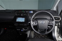 プリウス S セーフティー ツートーン