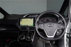 ヴォクシー ZS キラメキ3 7ニン