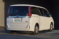 ノア ハイブリッド X