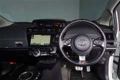 プリウスアルファー SツーリングGR