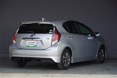 アクア S スタイルブラック