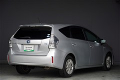 プリウスアルファー S