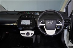 プリウス S セーフティープラス