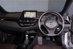 C-HR ハイブリッド G