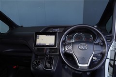 ヴォクシー V 8ニン