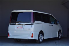 ノア ハイブリッド Si WxB3