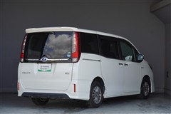 エスクァイア ハイブリッド Gi