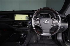 LS500h エグゼクティブ