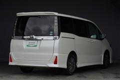 ヴォクシー ZS 7ニン