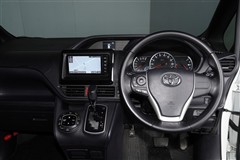 ヴォクシー ZS 7ニン