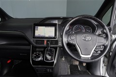 エスクァイア Gi 8ニン