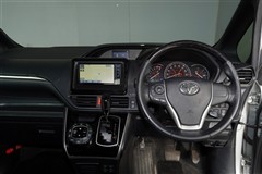 エスクァイア Gi 8ニン